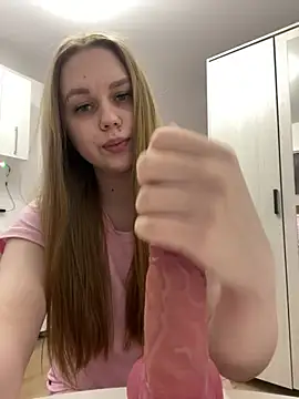 Snapshot of Marylallka5 chatting on April 2026 02:11:02 PM Marylallka5 online show from April 2026 02:11:02 PM