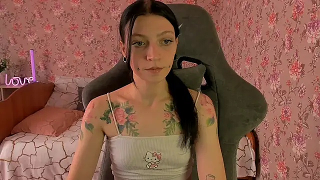 Lolly Haze online show from October 2025 06:25:01 AM