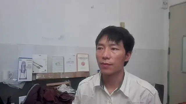 Snapshot of xhqds chatting on June 2026 06:05:01 AM xhqds online show from June 2026 06:05:01 AM