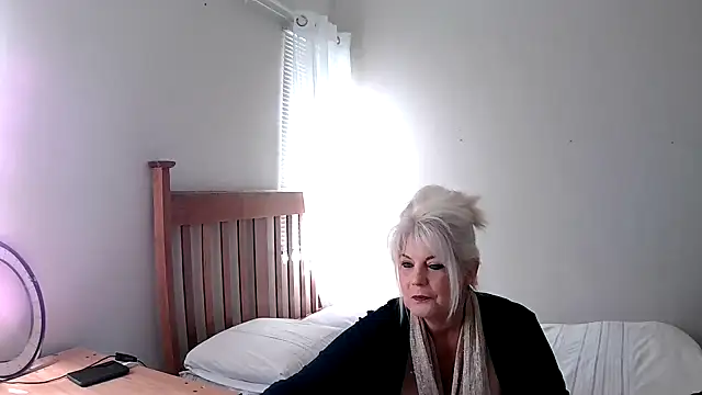 Snapshot of Miahotmilf chatting on February 2025 01:42:02 PM Miahotmilf online show from February 2025 01:42:02 PM