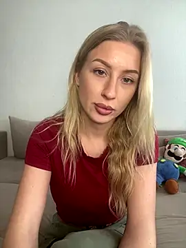 belle98 online show from November 2025 12:31:02 PM