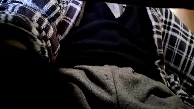 Snapshot of hidenyan02 chatting on December 2024 05:20:01 AM hidenyan02 online show from December 2024 05:20:01 AM