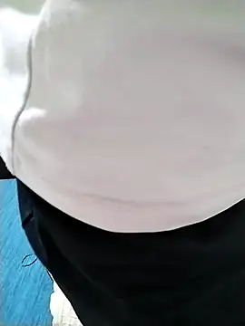 Luxcute286 online show from April 2026 01:25:02 PM