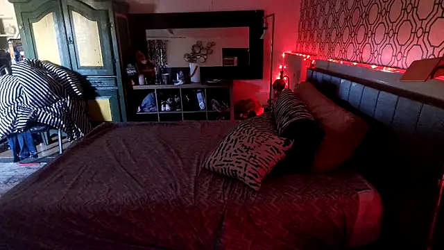 RawRyder8 online show from October 2025 11:35:01 PM