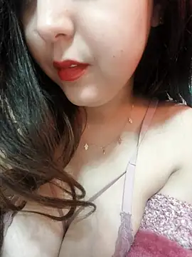 LoNa-daloua online show from February 2025 06:44:01 PM