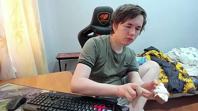 iliaskrislove online show from September 2025 11:21:02 AM