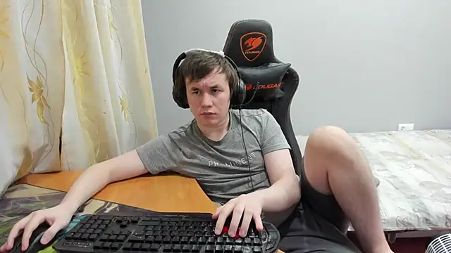 iliaskrislove online show from February 2026 01:41:02 PM