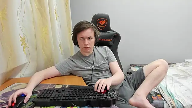 iliaskrislove online show from April 2026 10:26:02 PM