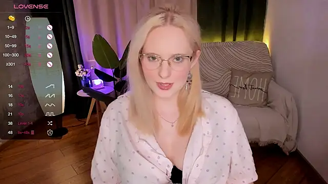 Aemilia  online show from February 2025 09:04:02 AM