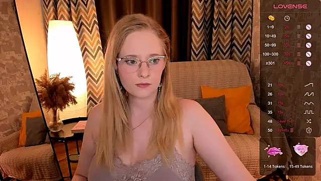 Aemilia  online show from October 2025 08:23:02 AM