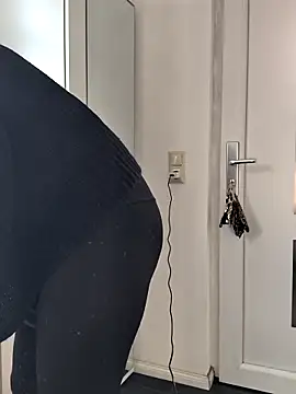 Linalicious online show from February 2025 10:24:02 AM