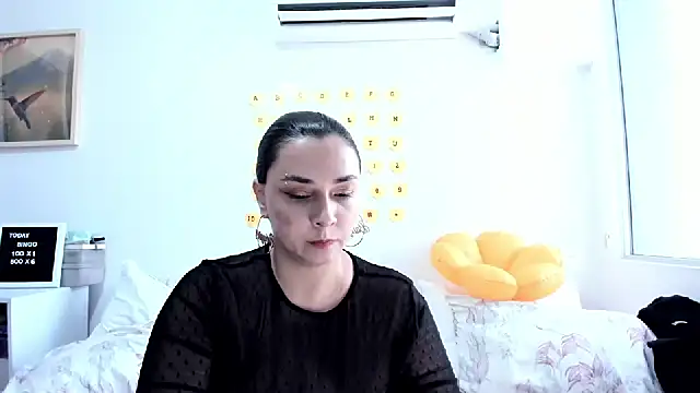 SuzyGamingFairy online show from July 2026 06:15:02 PM