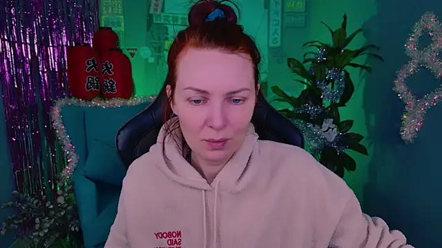 VandaRossi online show from December 2025 09:47:01 AM