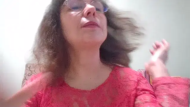 HollyJewel online show from April 2026 04:19:01 PM