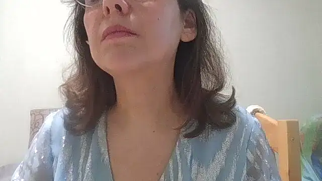 HollyJewel online show from April 2026 05:00:02 PM