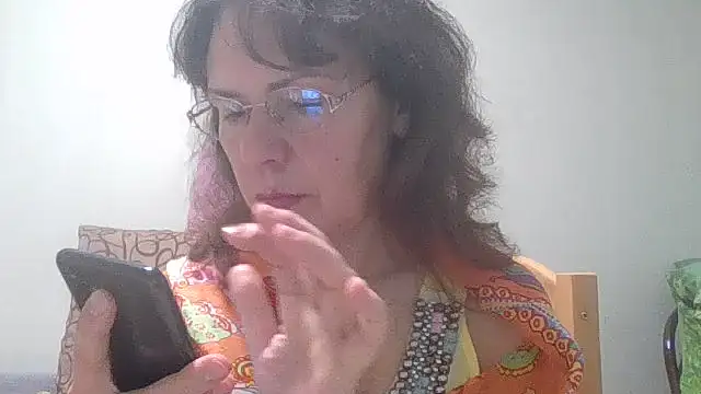 Snapshot of HollyJewel chatting on June 2026 04:45:01 PM HollyJewel online show from June 2026 04:45:01 PM