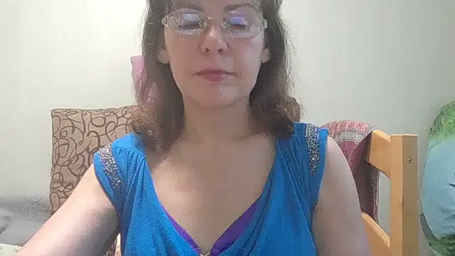 Snapshot of HollyJewel chatting on June 2026 04:16:02 PM HollyJewel online show from June 2026 04:16:02 PM