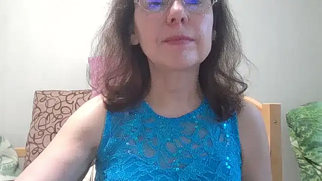 Snapshot of HollyJewel chatting on June 2026 04:22:01 PM HollyJewel online show from June 2026 04:22:01 PM