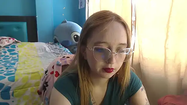 Liaroberts1 online show from February 2025 03:07:01 PM