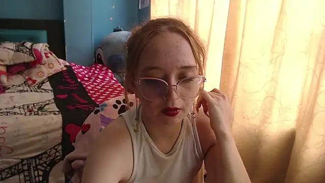 Liaroberts1 online show from February 2025 06:24:01 PM