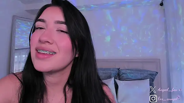 angeel fox online show from December 2024 09:50:01 PM