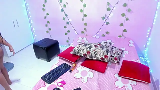 ambersmitx online show from December 2024 09:38:02 PM