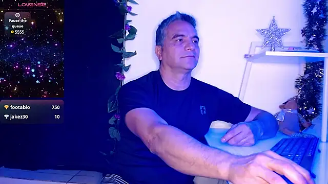 Snapshot of golden_punisher chatting on December 2024 09:21:02 AM golden punisher online show from December 2024 09:21:02 AM