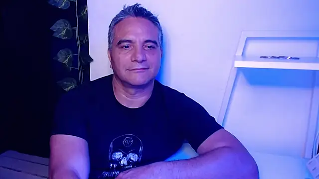 Snapshot of golden_punisher chatting on March 2025 04:54:02 AM golden punisher online show from March 2025 04:54:02 AM