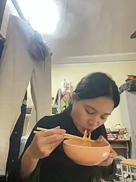 Snapshot of Be-MyMy chatting on February 2025 06:04:01 AM Be-MyMy online show from February 2025 06:04:01 AM