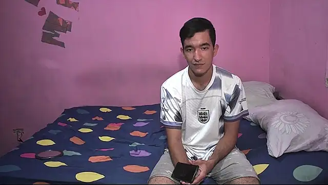 Sweetiefoxxx online show from April 2026 07:00:01 PM