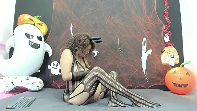 Luna smit08 online show from October 2025 03:46:02 PM