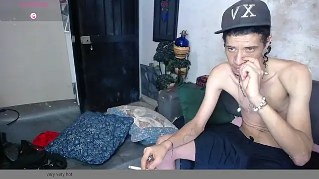 Snapshot of master_and_sumisse chatting on October 2025 01:57:01 AM master and sumisse online show from October 2025 01:57:01 AM