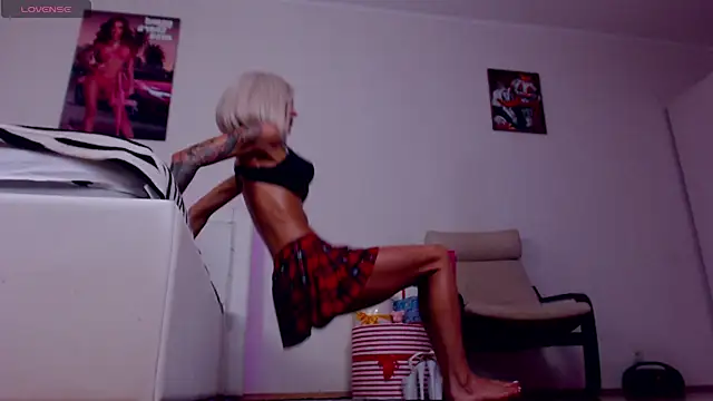 Snapshot of Sonja_Stripper_Ray chatting on November 2025 09:20:01 AM Sonja Stripper Ray online show from November 2025 09:20:01 AM