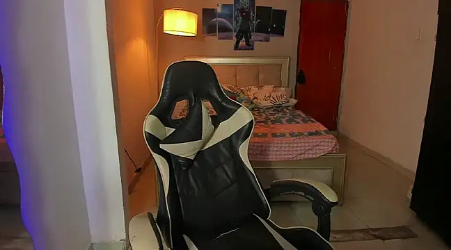 naomi berckley online show from December 2024 05:42:02 AM