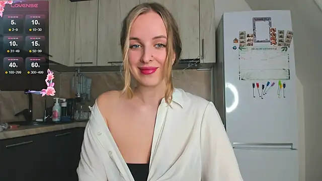 Snapshot of violet_blue_eyes chatting on January 2025 02:08:02 PM violet blue eyes online show from January 2025 02:08:02 PM