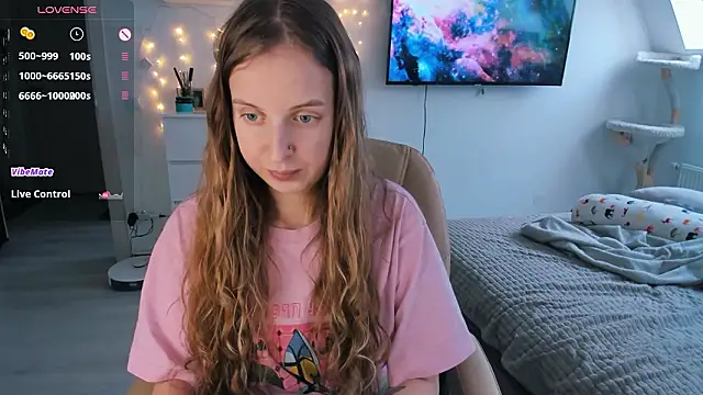 Snapshot of violet_blue_eyes chatting on February 2026 11:36:02 AM violet blue eyes online show from February 2026 11:36:02 AM