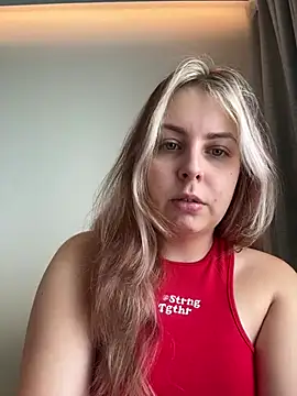 Snapshot of Livewithlucy chatting on January 2025 04:27:01 AM Livewithlucy online show from January 2025 04:27:01 AM