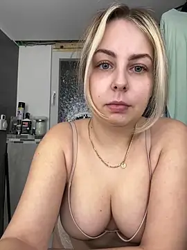 Snapshot of Livewithlucy chatting on March 2025 05:35:02 PM Livewithlucy online show from March 2025 05:35:02 PM