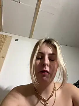 Snapshot of Livewithlucy chatting on March 2025 03:07:02 PM Livewithlucy online show from March 2025 03:07:02 PM