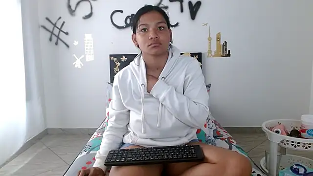 camilavagina24 online show from September 2025 11:44:01 AM