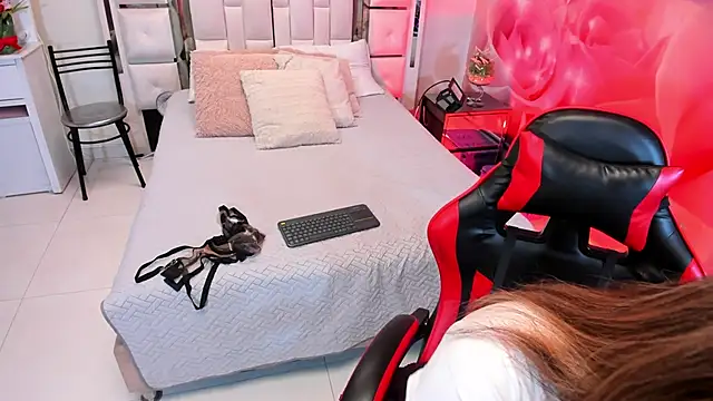 Yelena mutiz online show from November 2025 01:39:02 PM