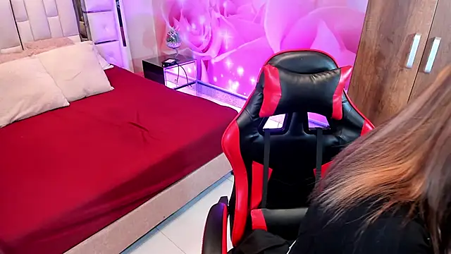 Yelena mutiz online show from December 2025 01:37:02 PM