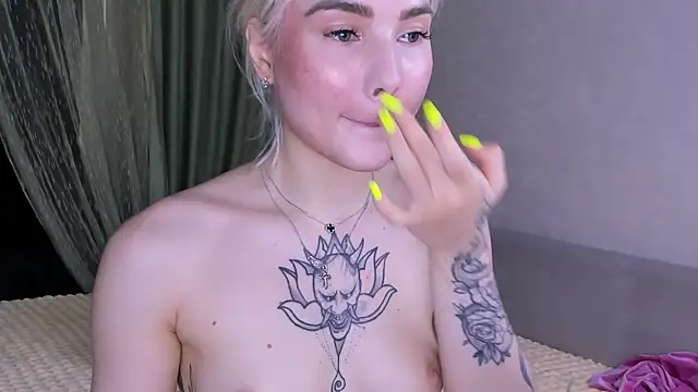 Snapshot of Sweeet_Barbie chatting on July 2026 03:48:02 PM Sweeet Barbie online show from July 2026 03:48:02 PM