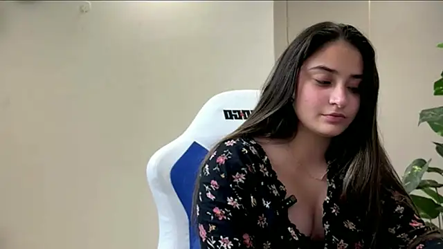 demieliss online show from April 2026 07:25:02 PM