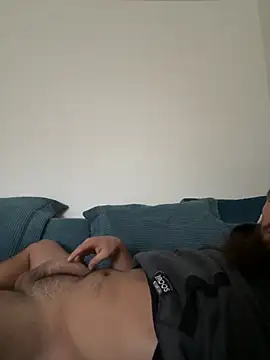 Snapshot of Banana_Boy chatting on November 2025 01:22:04 PM Banana Boy online show from November 2025 01:22:04 PM