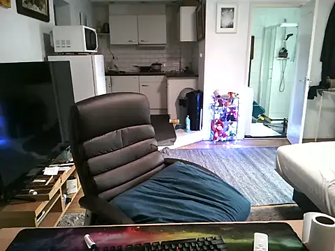 mihaimichael online show from October 2025 02:47:02 PM