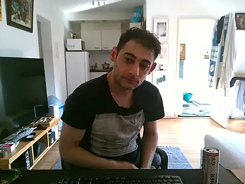 Snapshot of mihaimichael chatting on May 2026 08:00:01 AM mihaimichael online show from May 2026 08:00:01 AM