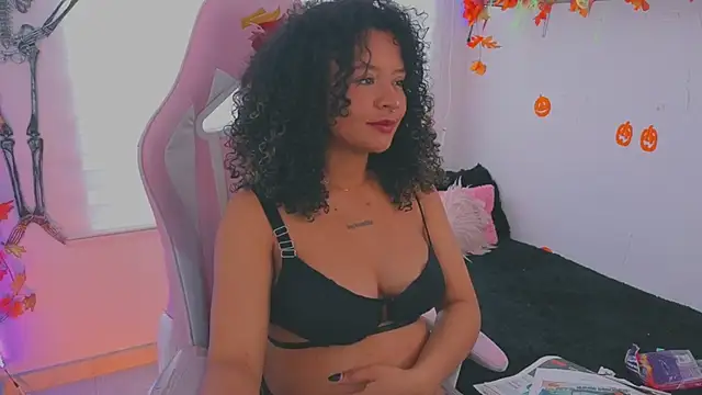 Snapshot of keyla_roberts777 chatting on October 2025 07:57:02 PM keyla roberts777 online show from October 2025 07:57:02 PM