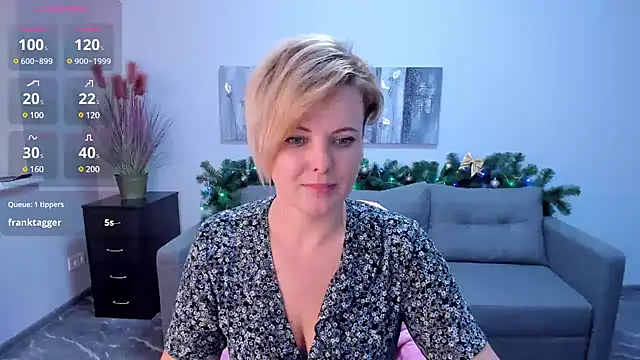 Julia Wilsone online show from January 2025 06:35:01 PM