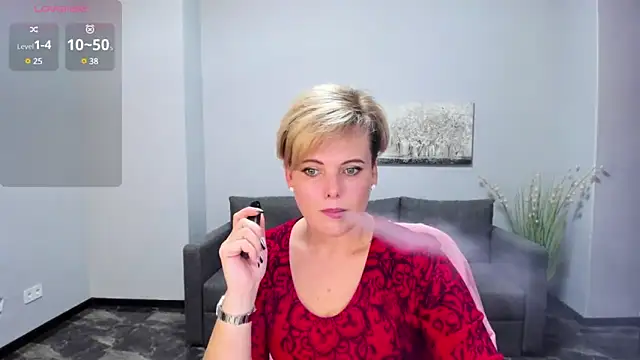 Julia Wilsone online show from January 2025 01:01:01 PM